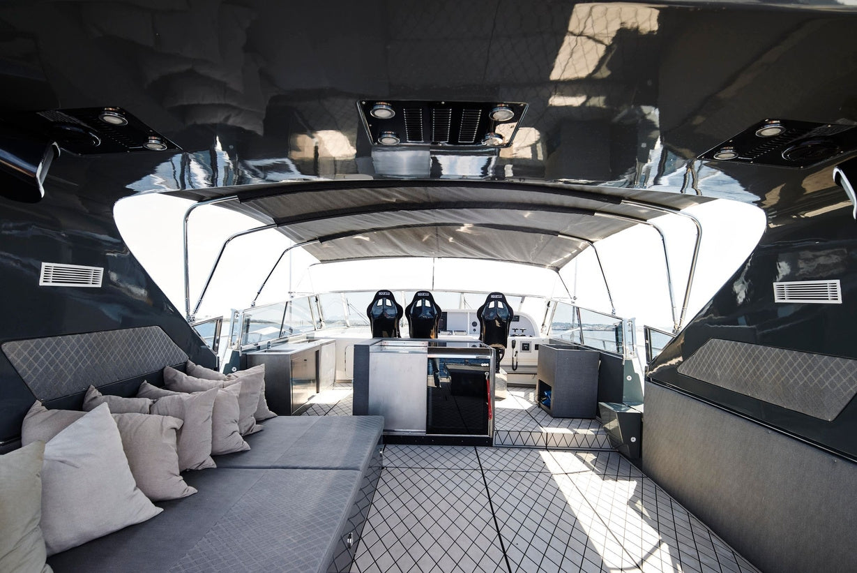 Mangusta 80 “Happy Hour”