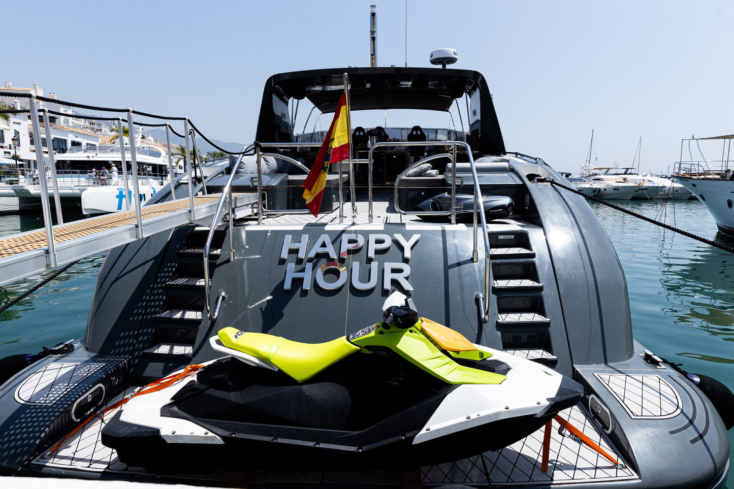 Mangusta 80 “Happy Hour”